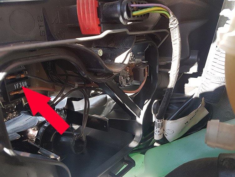 detacher connecteur ampoule avant c3