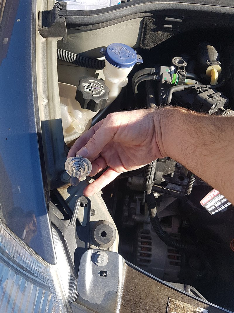 sens de montage ampoule avant c3