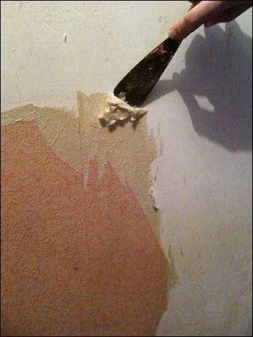 Decoller de la tapisserie facilement - Astuces Pratiques