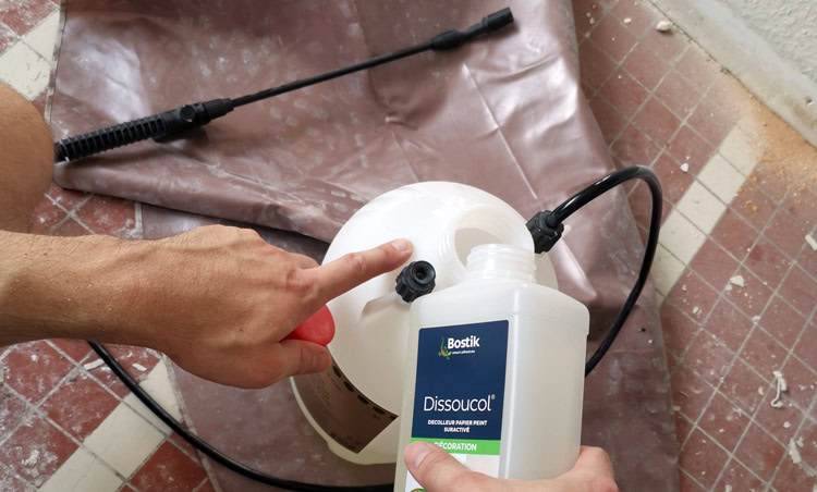 Decoller de la tapisserie facilement - Astuces Pratiques