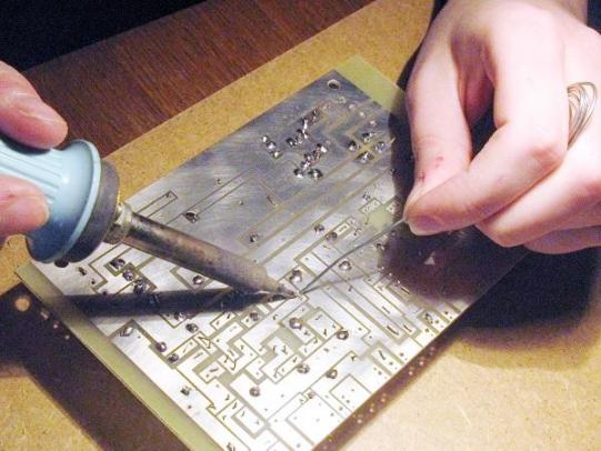 Faire une bonne soudure à l'étain - Astuces Pratiques
