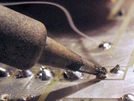 Faire une bonne soudure à l'étain - Astuces Pratiques