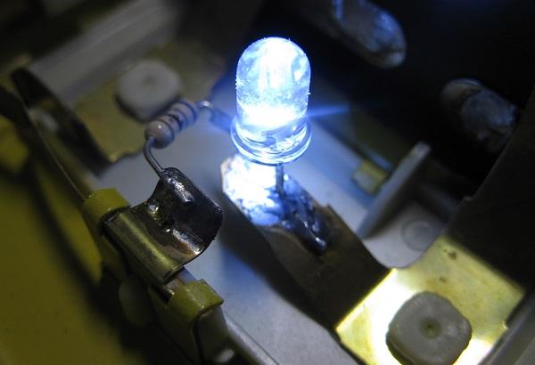 Fait Clignoter La Lampe De Poche Lampe de poche très longue durée - Astuces Pratiques