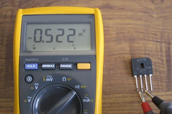 Comment Tester Du 220v Avec Un Multimetre Tester un pont de diodes - Astuces Pratiques