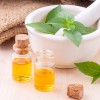 Julia - L'huile de neem pour la peau et les cheveux